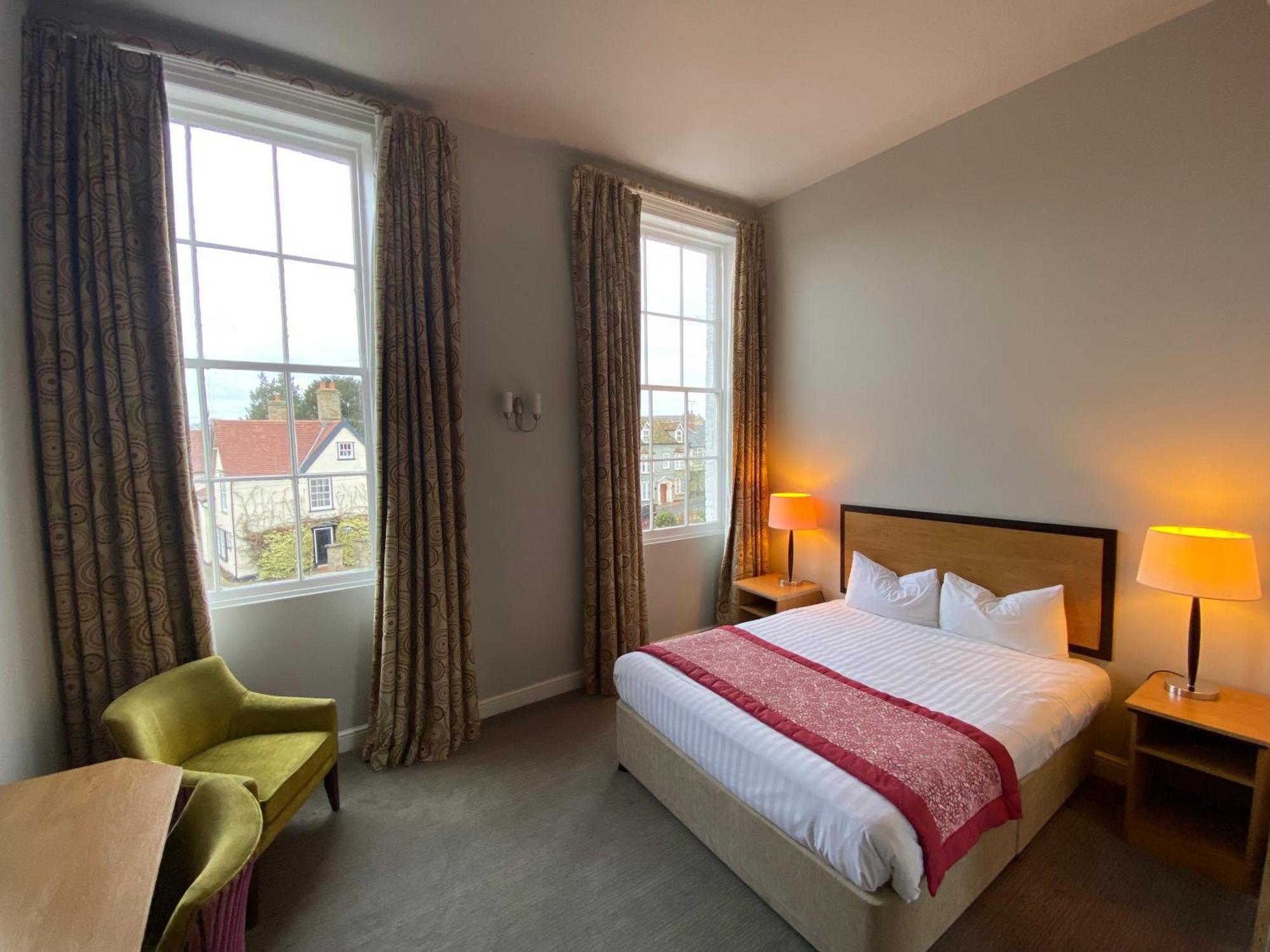 The Riverside House Hotel Mildenhall Dış mekan fotoğraf