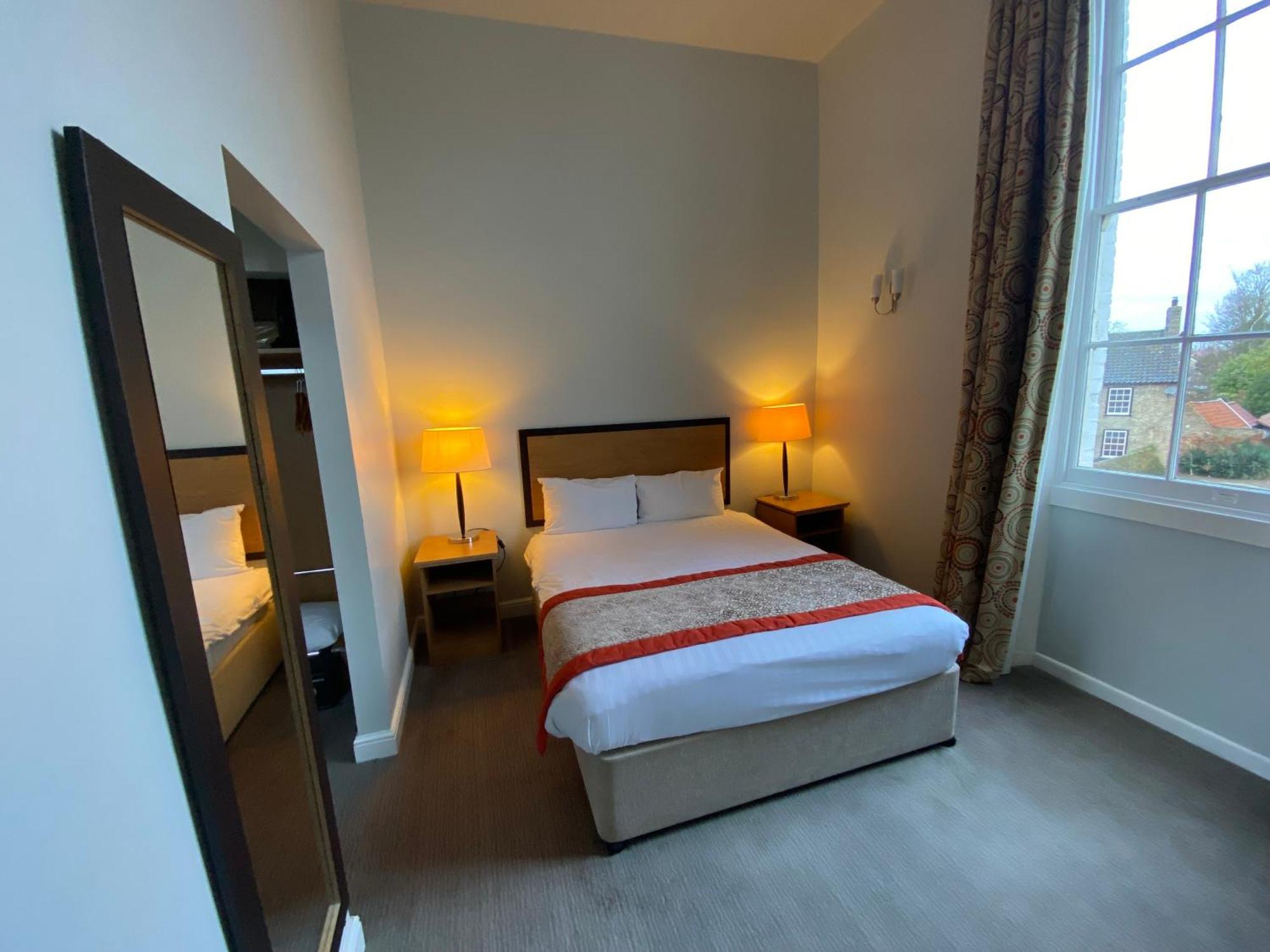 The Riverside House Hotel Mildenhall Dış mekan fotoğraf