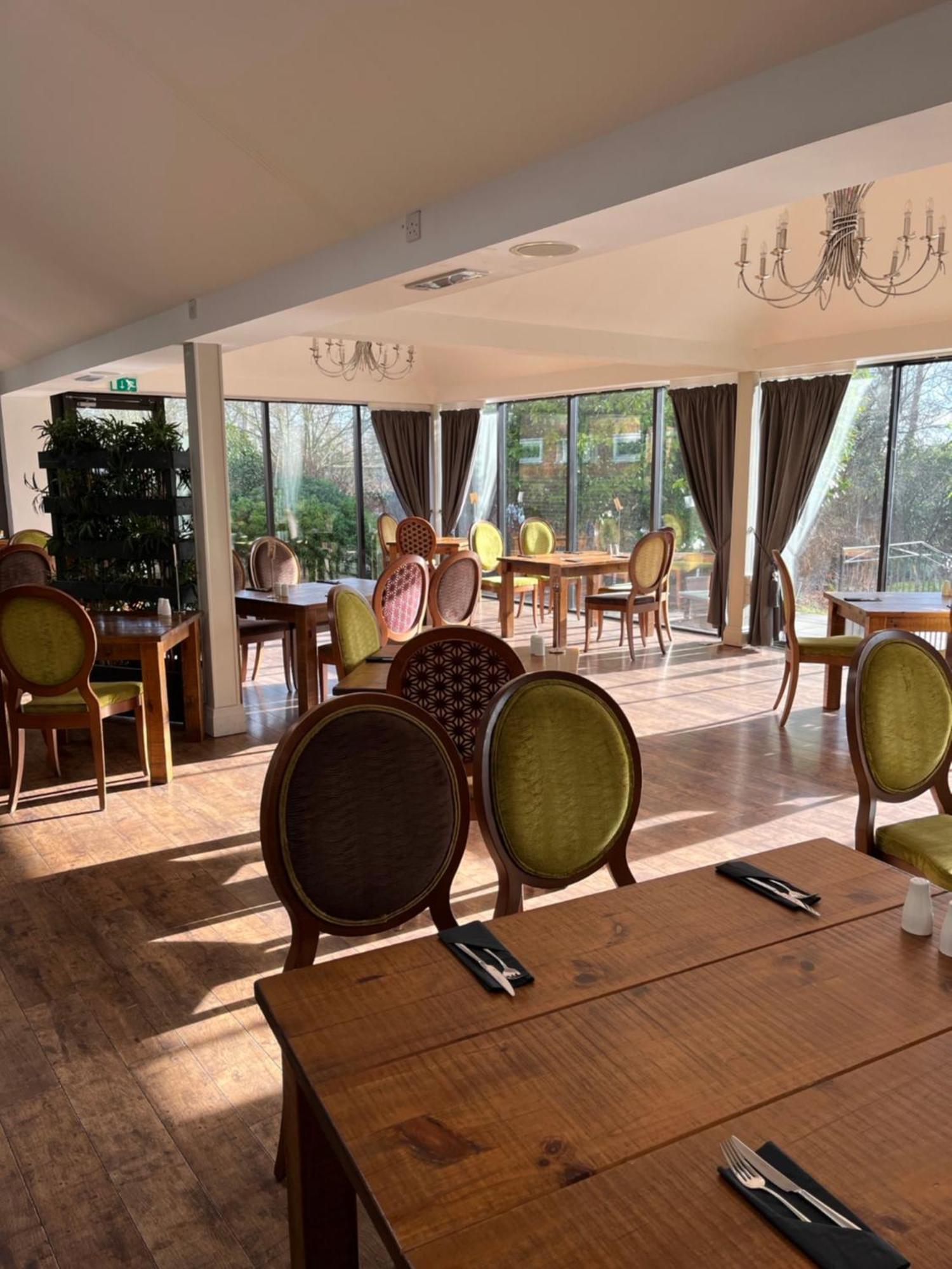 The Riverside House Hotel Mildenhall Dış mekan fotoğraf