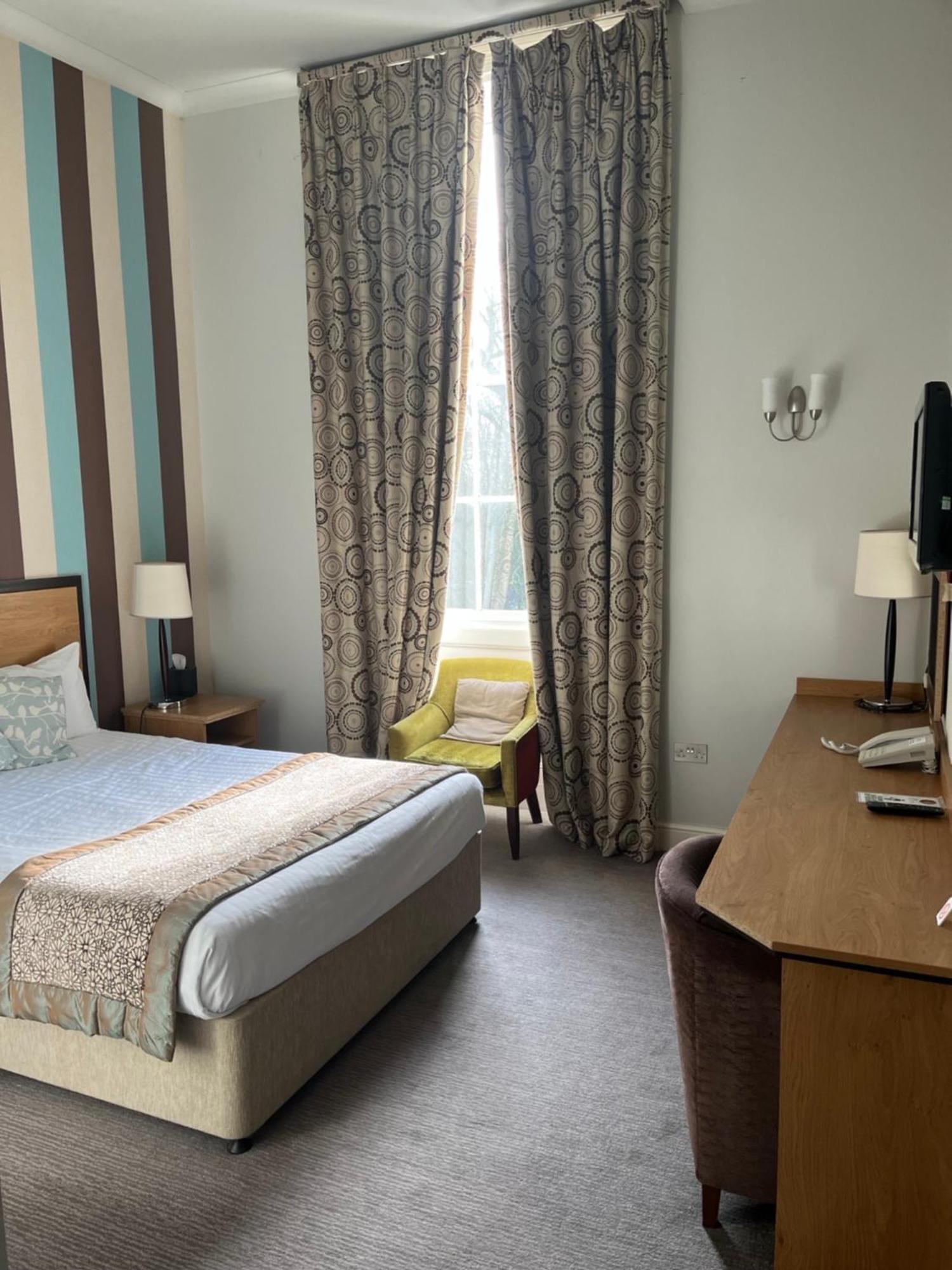 The Riverside House Hotel Mildenhall Dış mekan fotoğraf