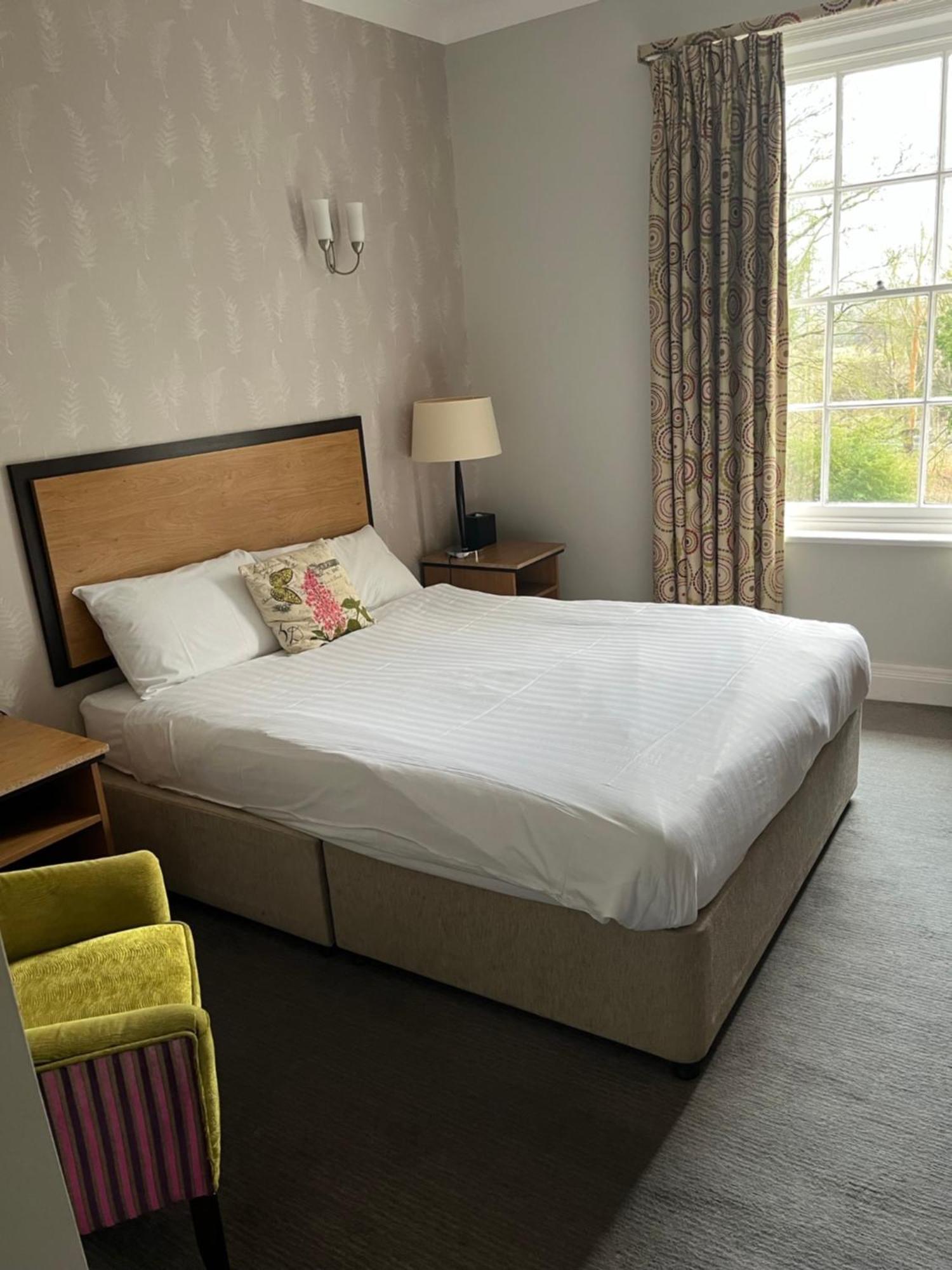 The Riverside House Hotel Mildenhall Dış mekan fotoğraf