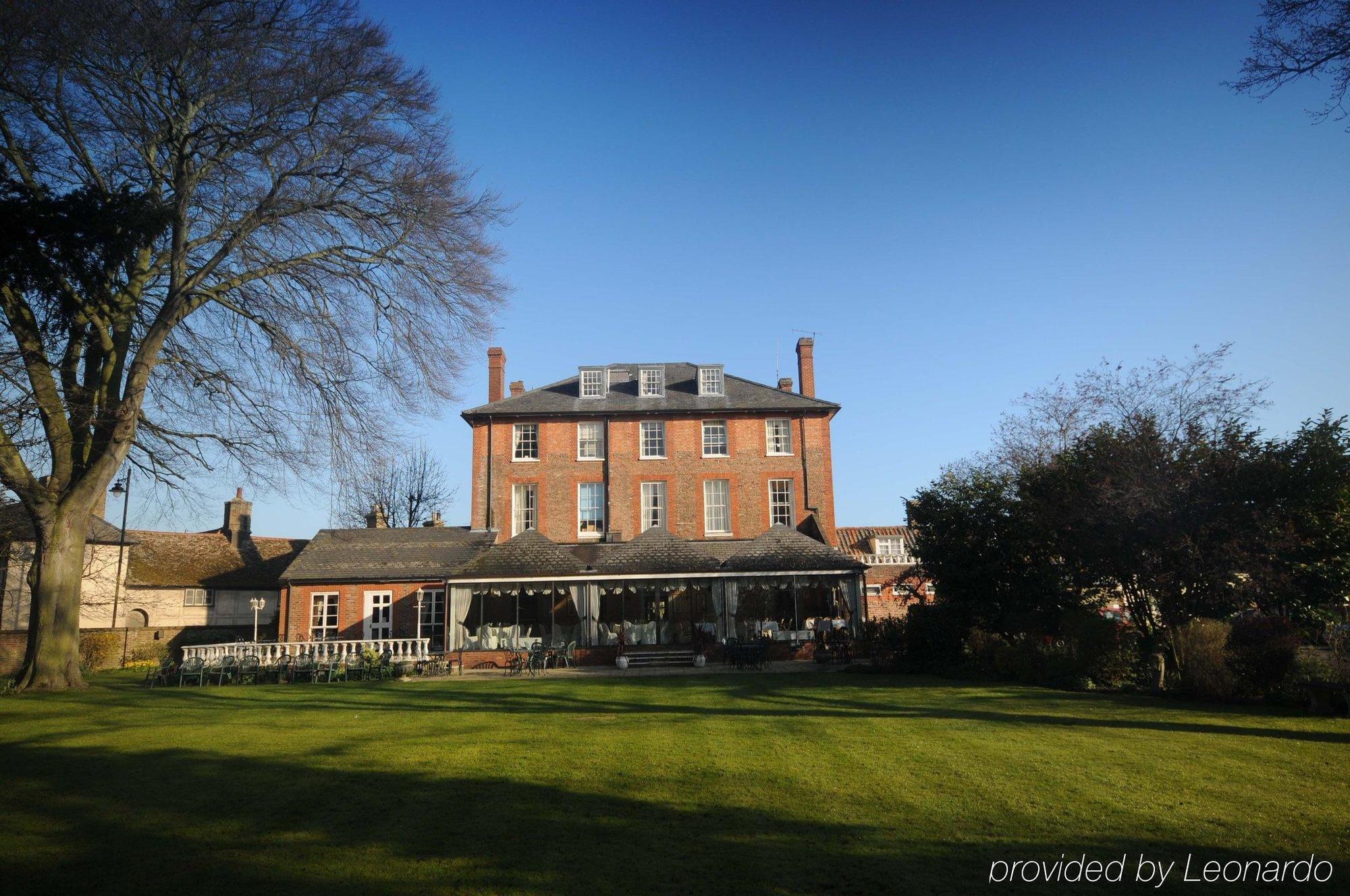 The Riverside House Hotel Mildenhall Dış mekan fotoğraf