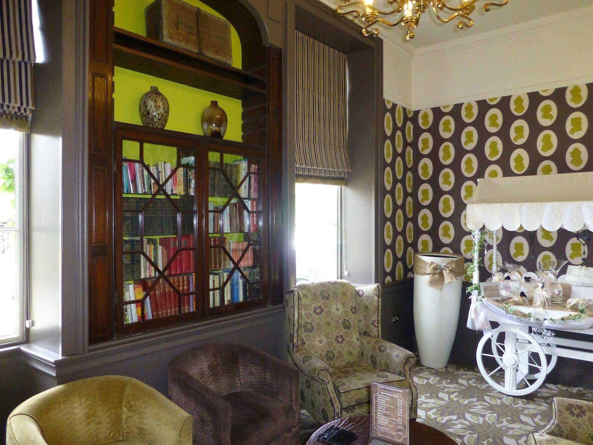 The Riverside House Hotel Mildenhall Dış mekan fotoğraf