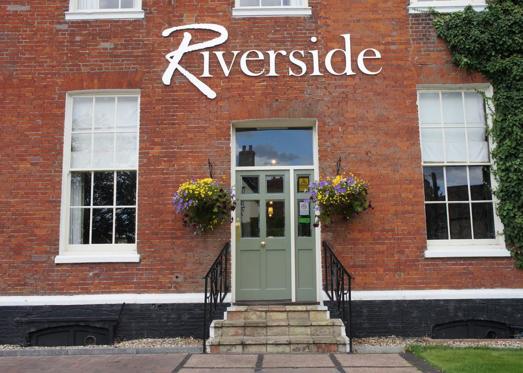 The Riverside House Hotel Mildenhall Dış mekan fotoğraf